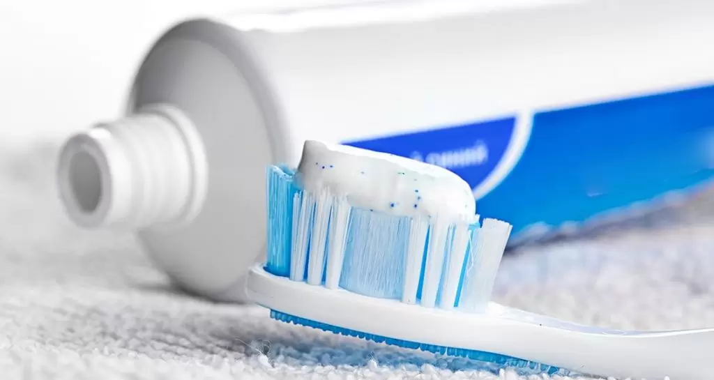 Как выбрать зубную щетку и пасту?