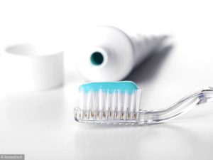 Как выбрать зубную щетку и пасту?